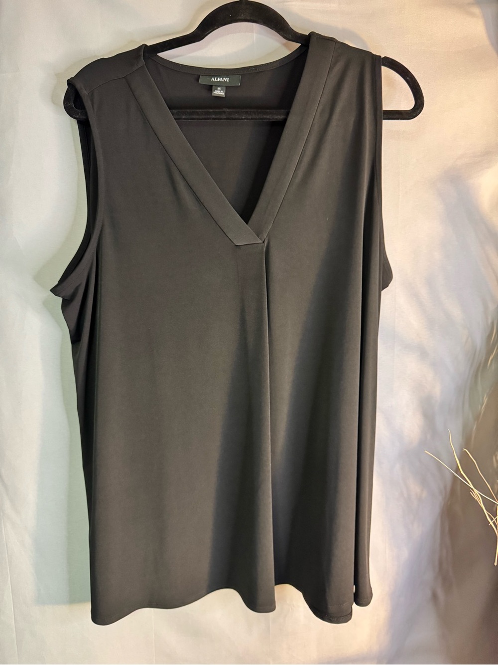 Alfani Black V-Neck Sleeveless Camisole